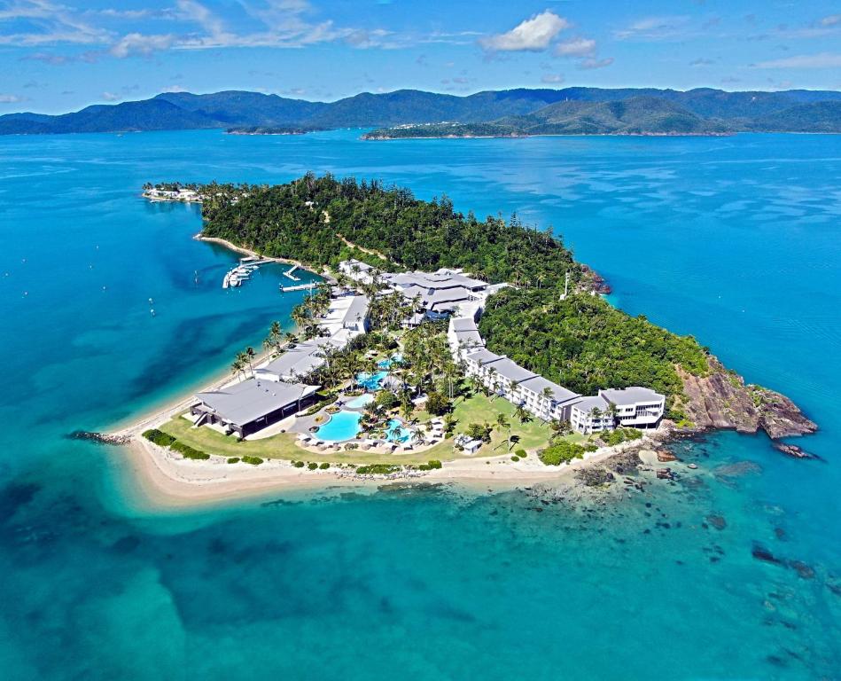 THE WHITSUNDAYS EXPERIENCE